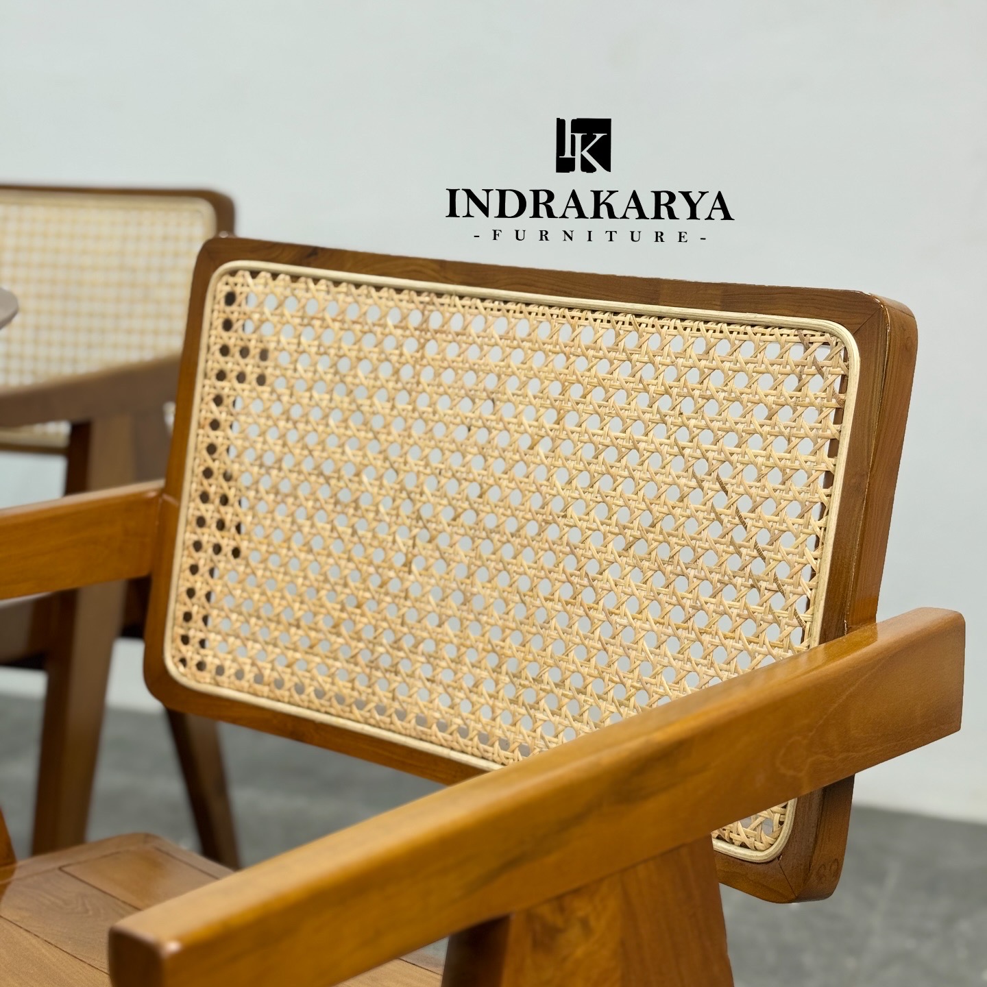 Arravi Cane Round Dining Set 5