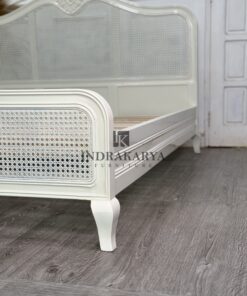 Eropan Classic Rattan Bed 4