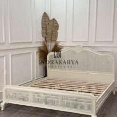Eropan Classic Rattan Bed
