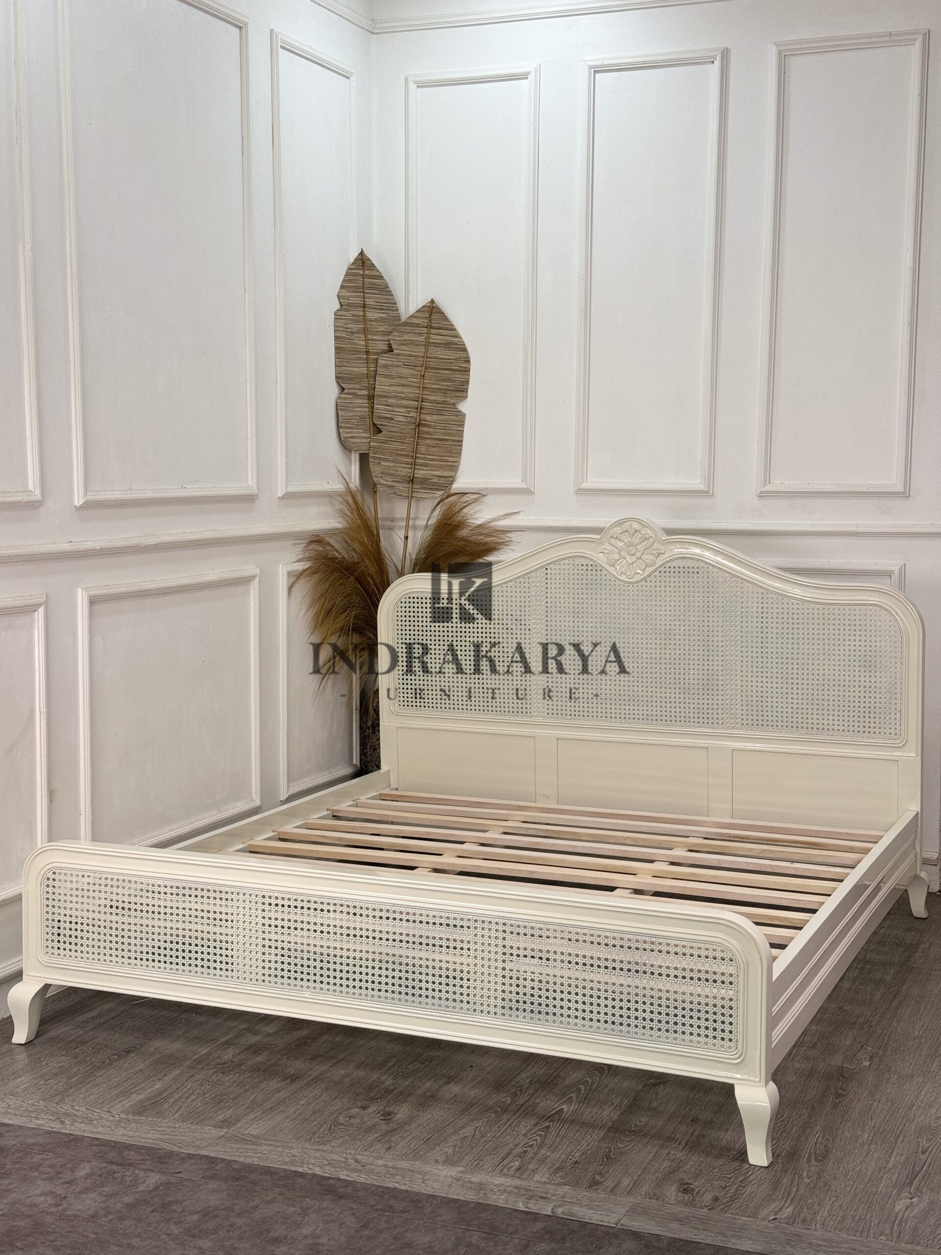 Eropan Classic Rattan Bed