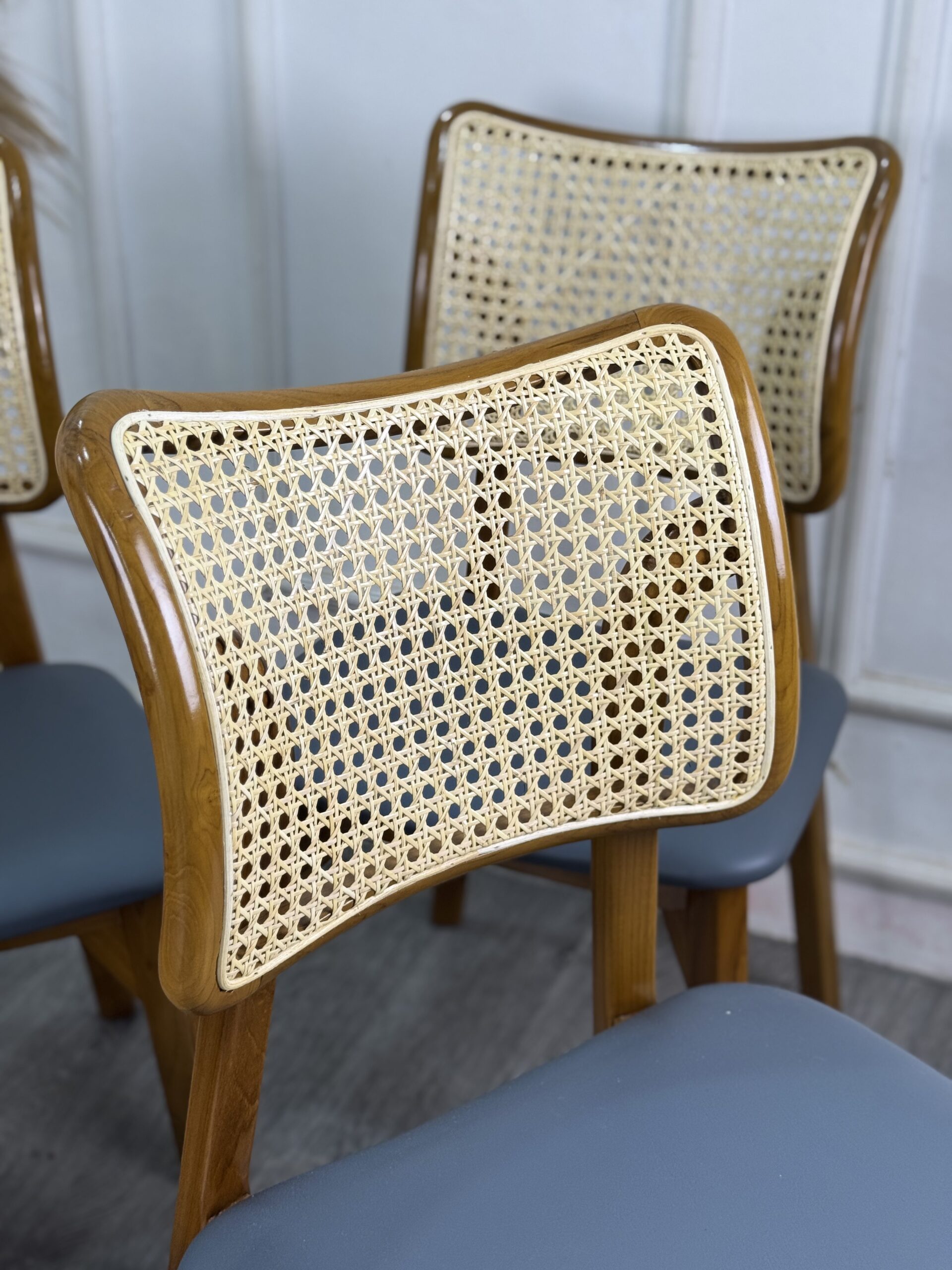 Luwes Rattan Chair 3