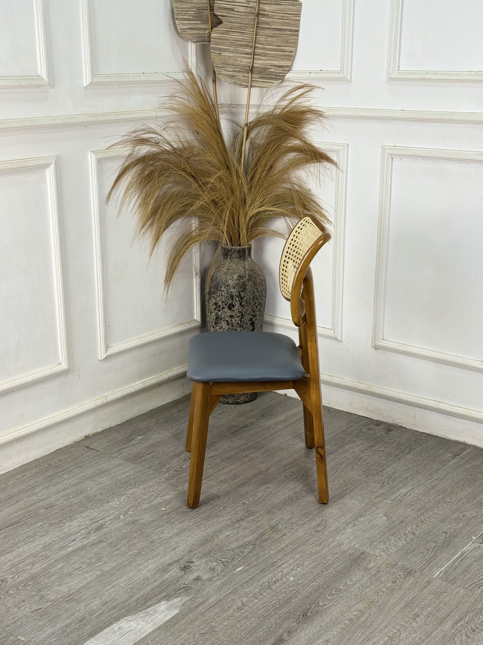 Luwes Rattan Chair 4