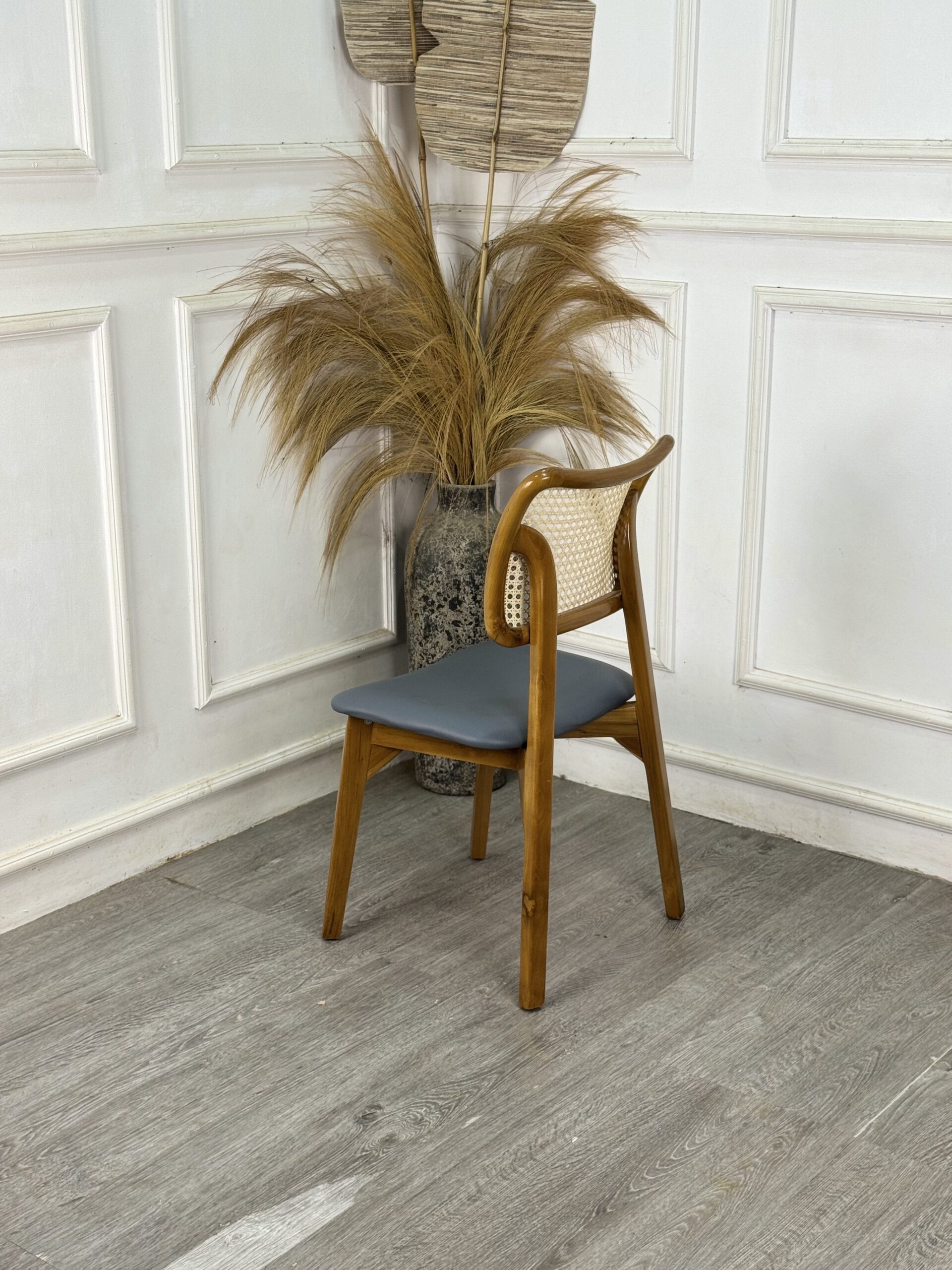 Luwes Rattan Chair 5