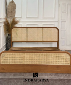 Monarch Cane Bed -2