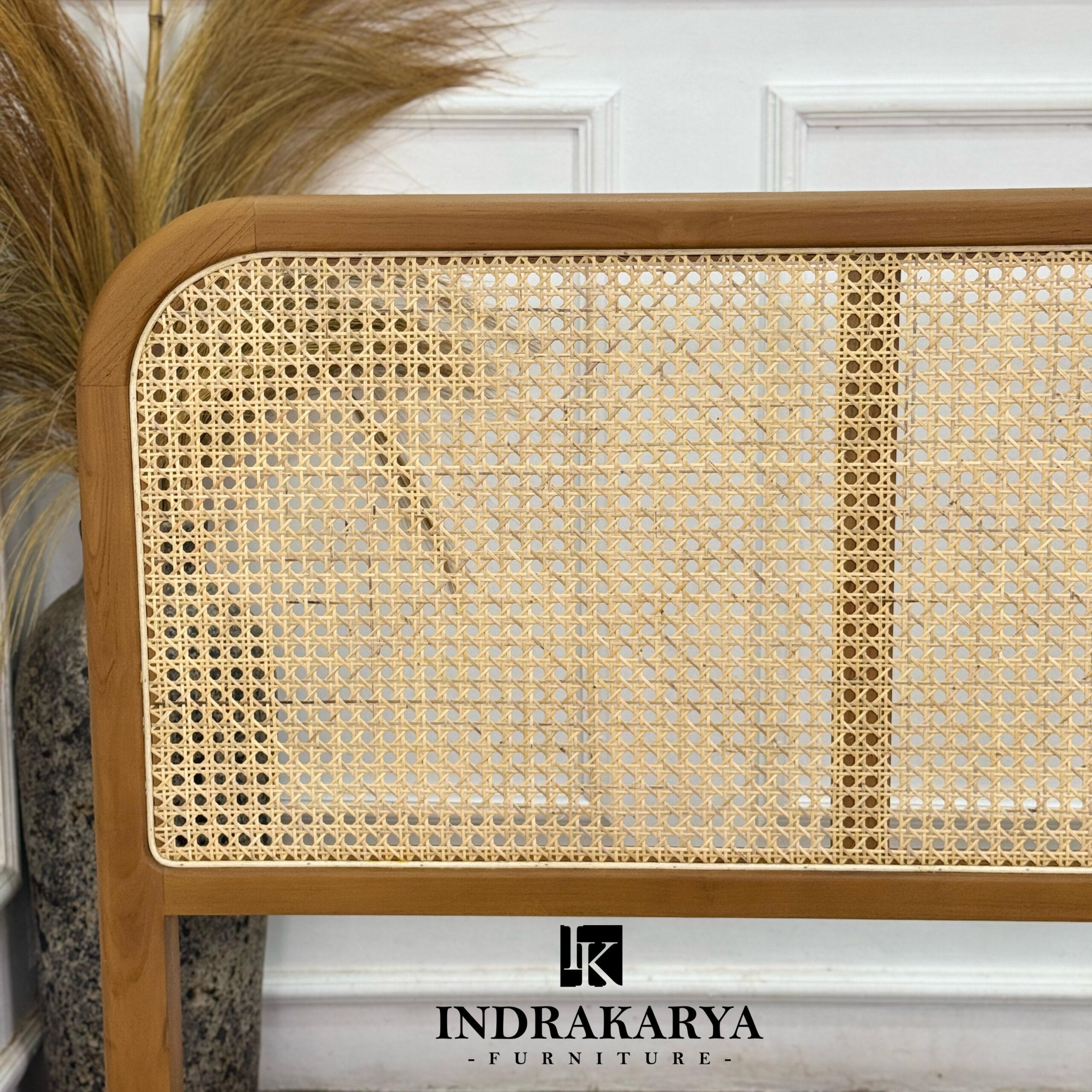 Monarch Cane Bed 5