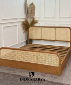 Monarch Cane Bed