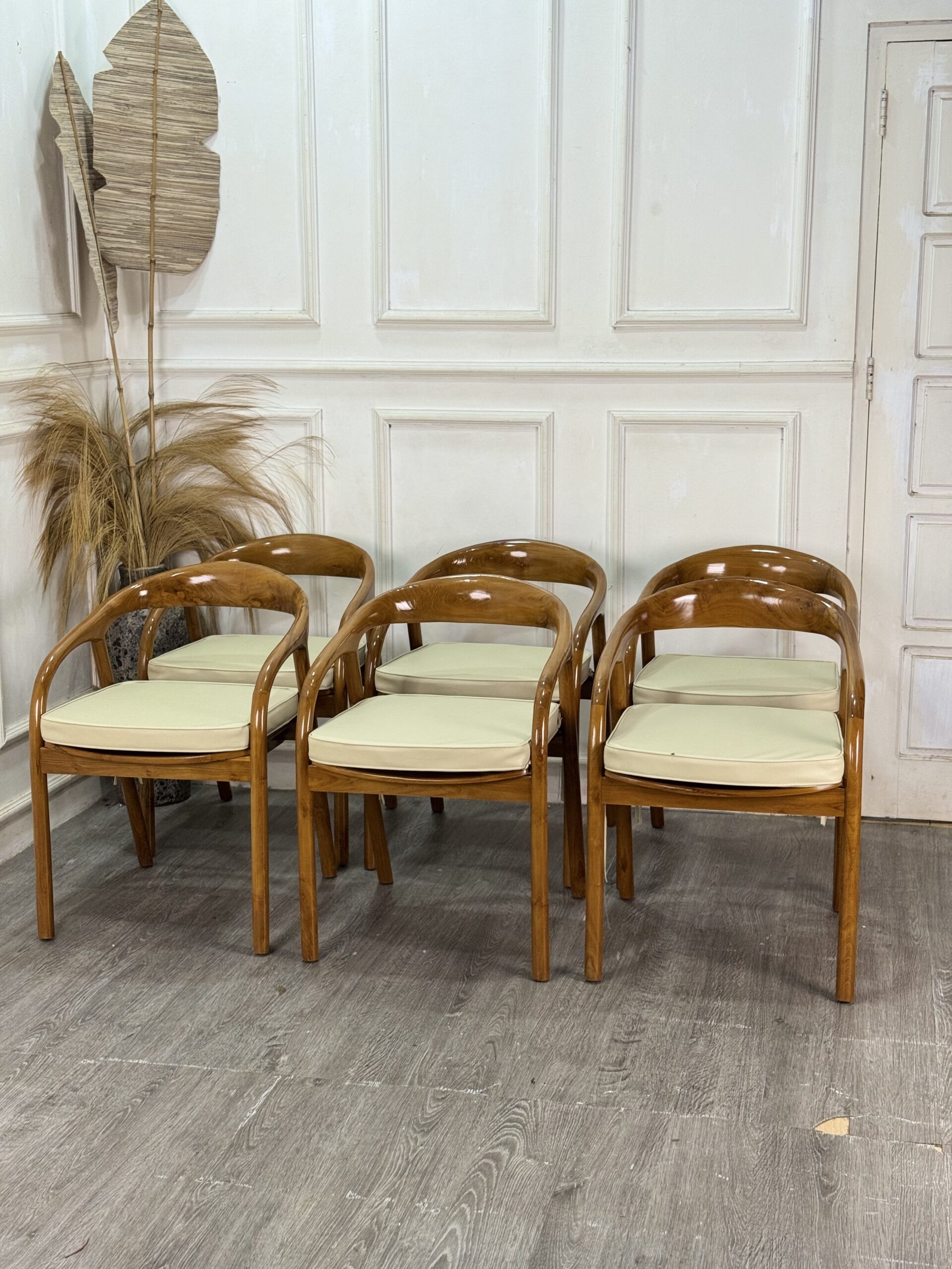 Pinshome Teak Chair