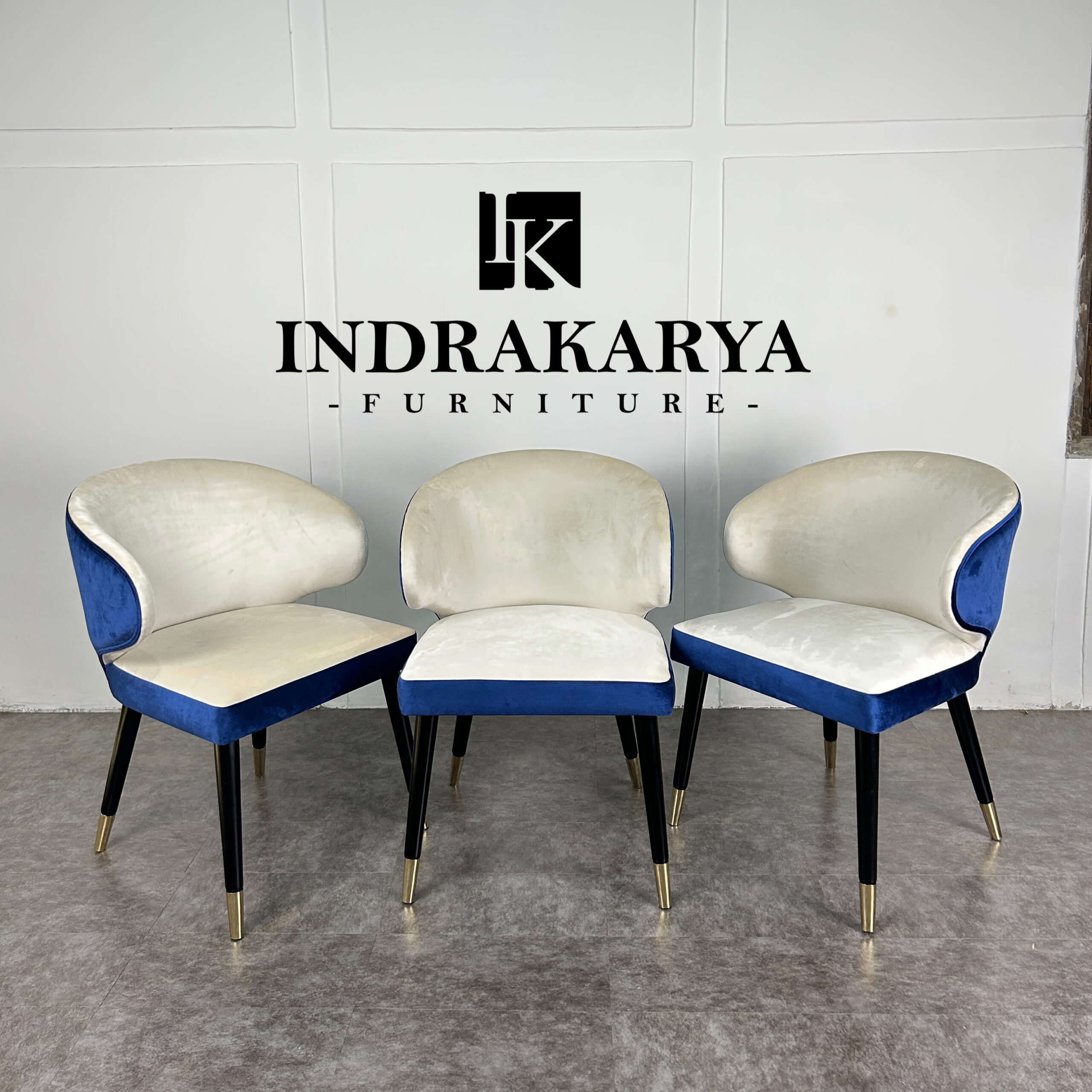 Veloura shell chair